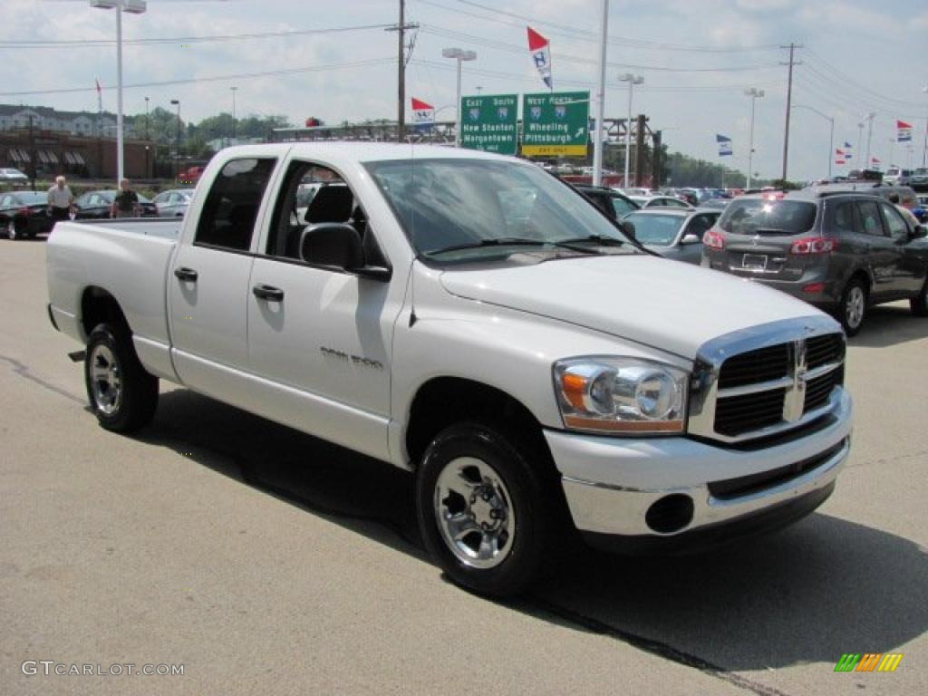 2006 Ram 1500 SLT Quad Cab 4x4 - Bright White / Medium Slate Gray photo #10