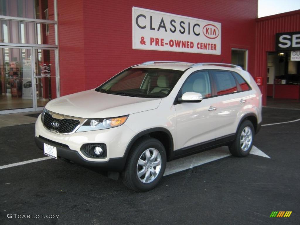 2011 Sorento LX - Snow White Pearl / Beige photo #1