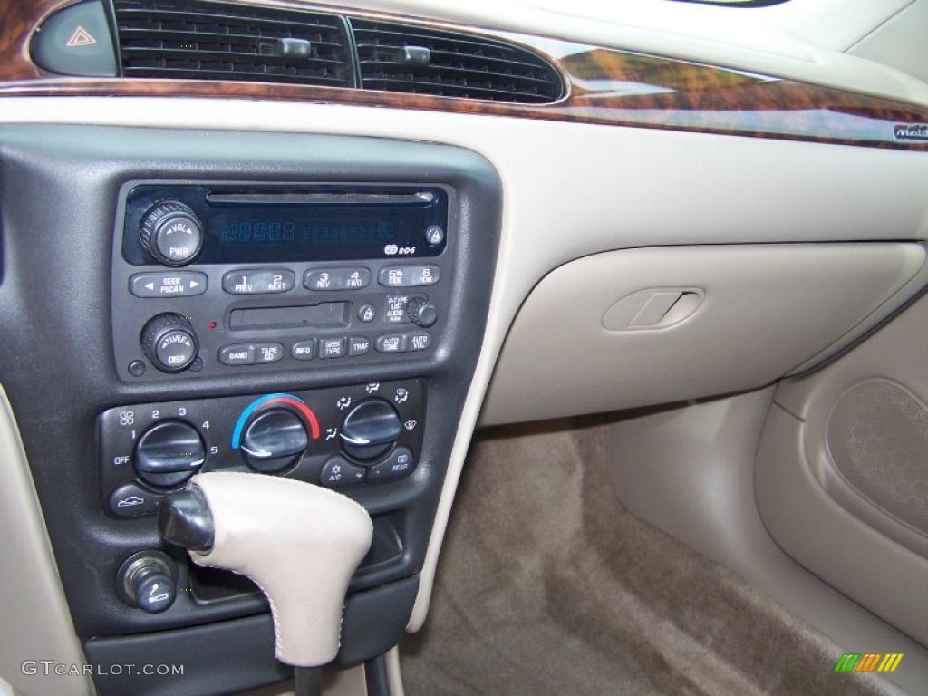 2003 Malibu LS Sedan - Summit White / Neutral Beige photo #16