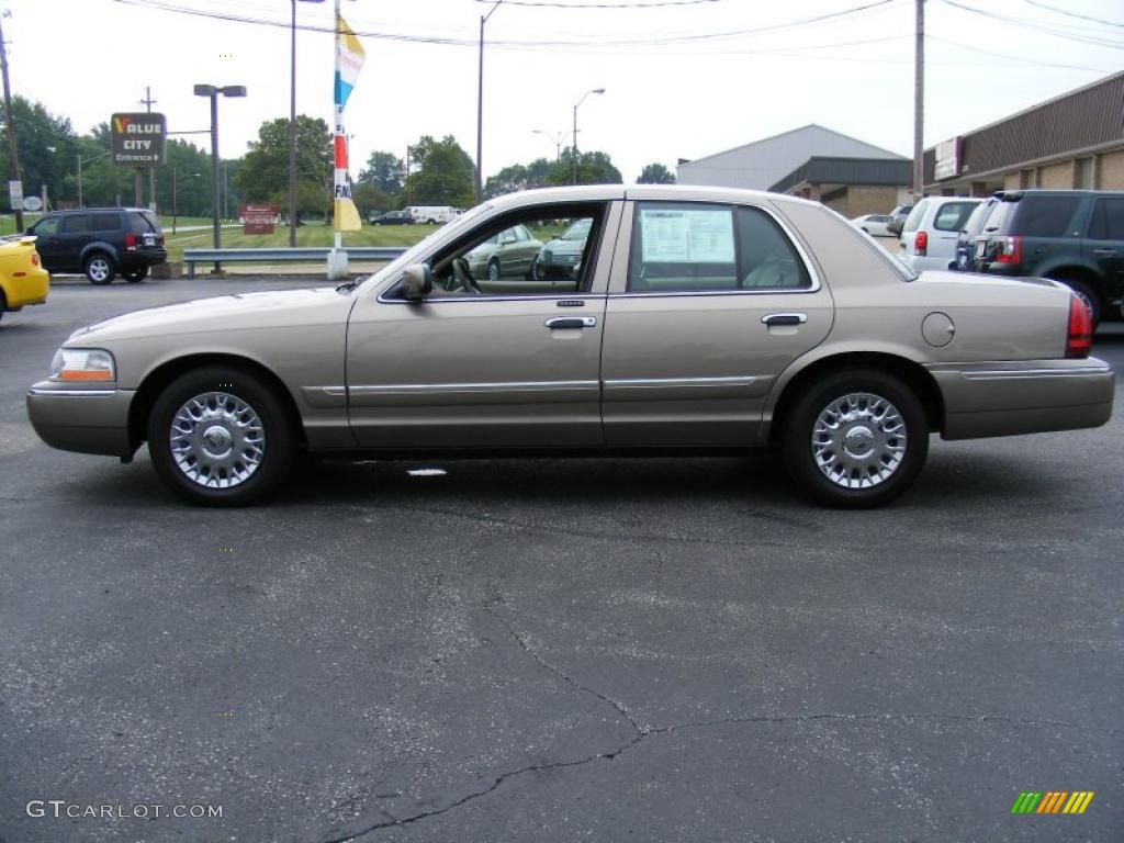 2004 Grand Marquis GS - Arizona Beige Metallic / Medium Parchment photo #2