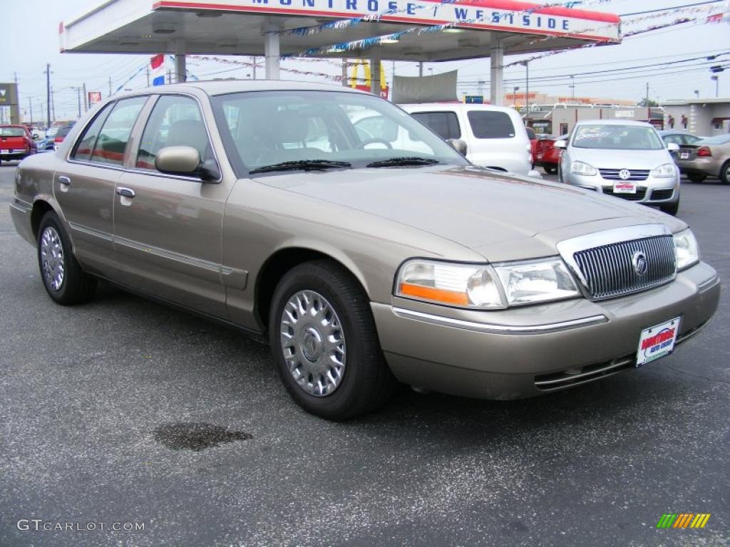 2004 Grand Marquis GS - Arizona Beige Metallic / Medium Parchment photo #7