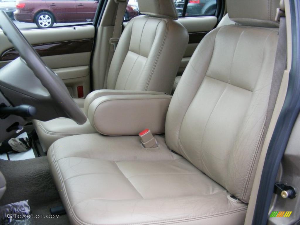 2004 Grand Marquis GS - Arizona Beige Metallic / Medium Parchment photo #9