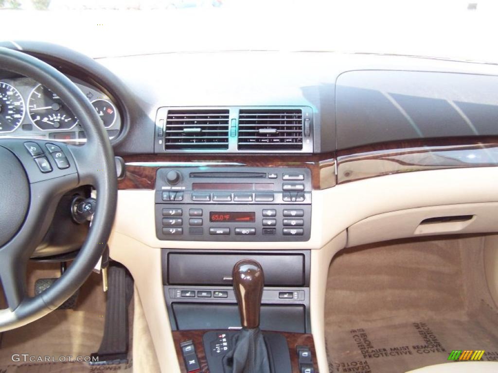 2004 3 Series 330i Sedan - Alpine White / Sand photo #8