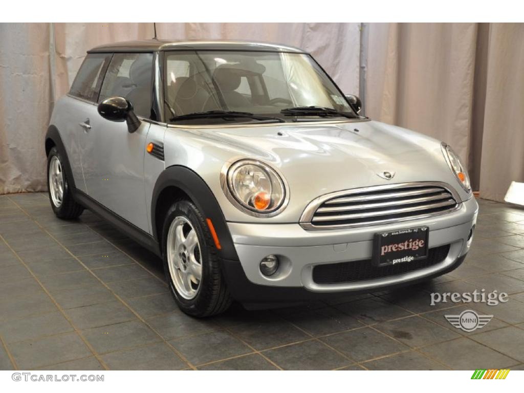 2007 Cooper Hardtop - Sparkling Silver Metallic / Lounge Carbon Black photo #7