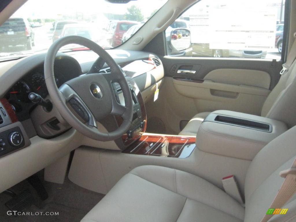 2011 Suburban LTZ 4x4 - Summit White / Light Cashmere/Dark Cashmere photo #12