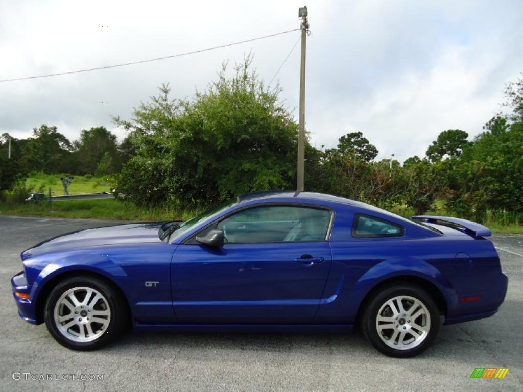 2005 Mustang GT Premium Coupe - Sonic Blue Metallic / Light Graphite photo #2