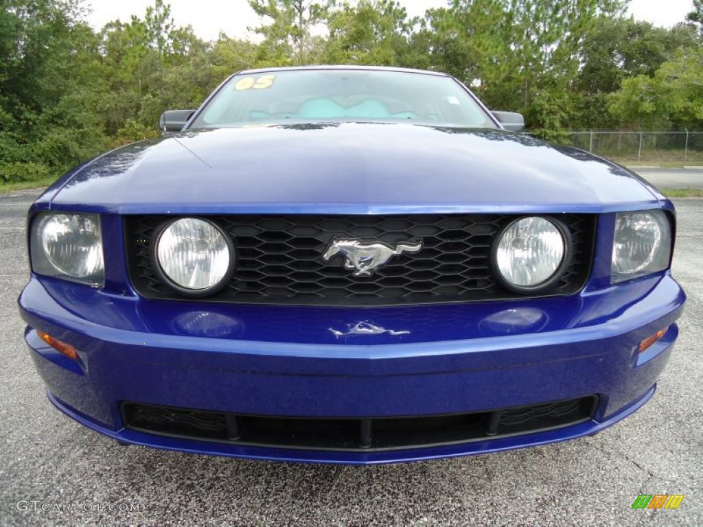 2005 Mustang GT Premium Coupe - Sonic Blue Metallic / Light Graphite photo #18
