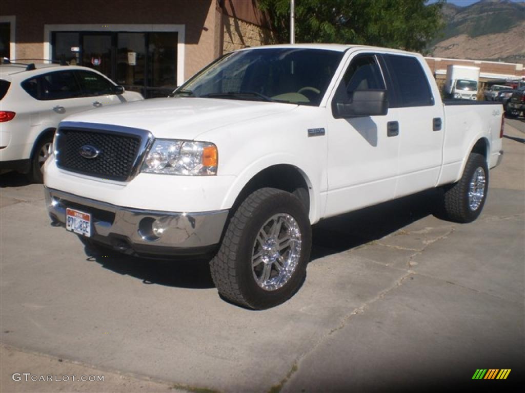 2006 F150 XLT SuperCrew 4x4 - Oxford White / Tan photo #2