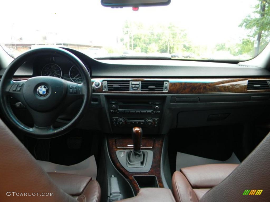 2006 3 Series 330i Sedan - Monaco Blue Metallic / Terra/Black Dakota Leather photo #10