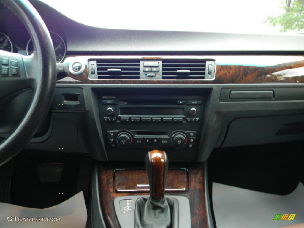 2006 3 Series 330i Sedan - Monaco Blue Metallic / Terra/Black Dakota Leather photo #12