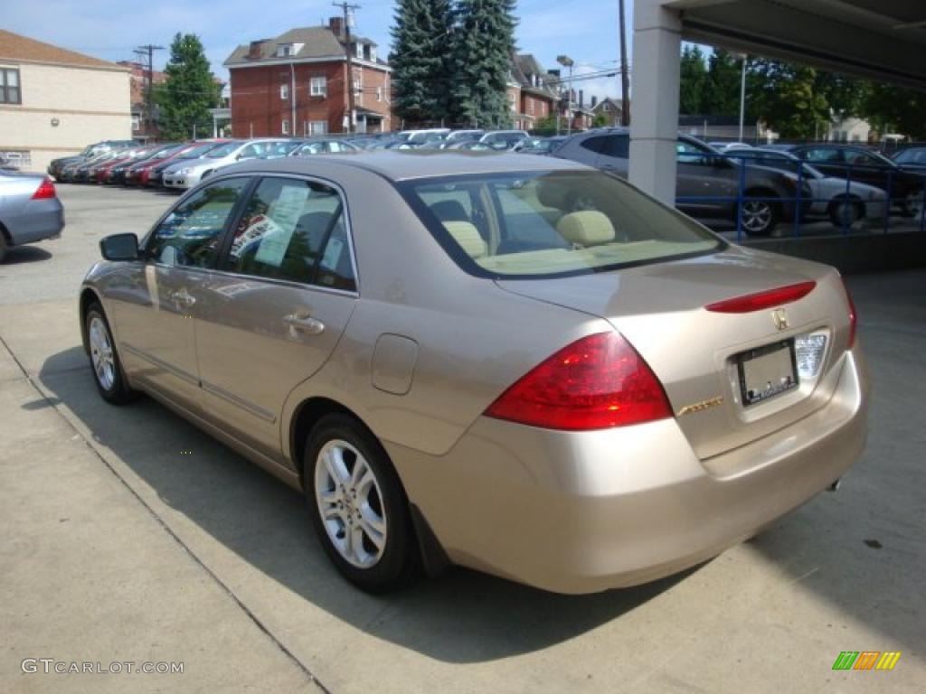 2007 Accord EX Sedan - Desert Mist Metallic / Ivory photo #2