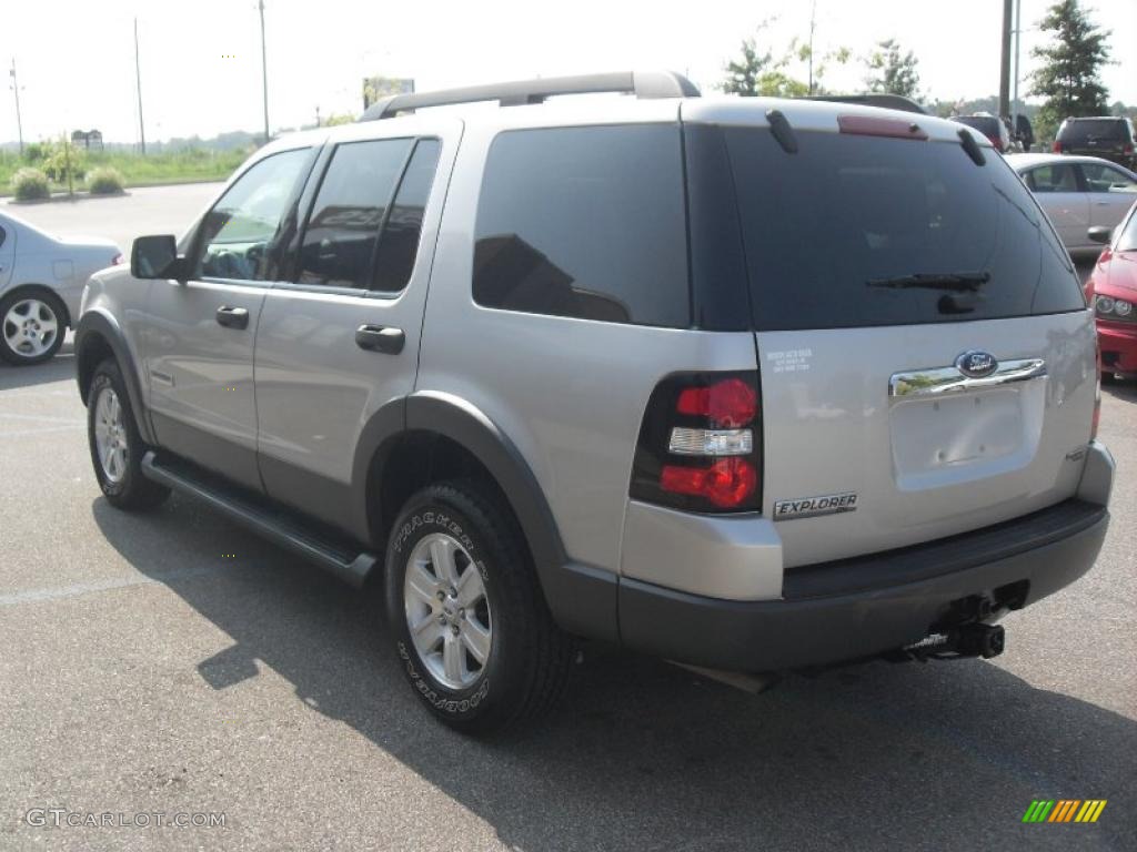 2006 Explorer XLT 4x4 - Silver Birch Metallic / Stone photo #4