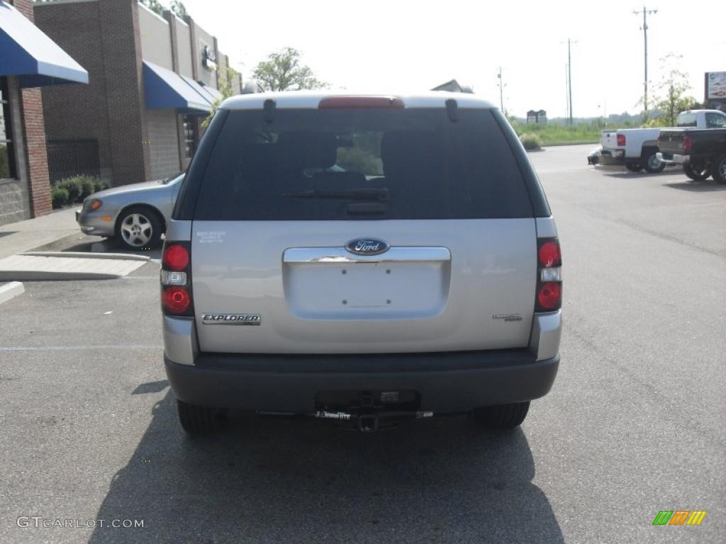 2006 Explorer XLT 4x4 - Silver Birch Metallic / Stone photo #5