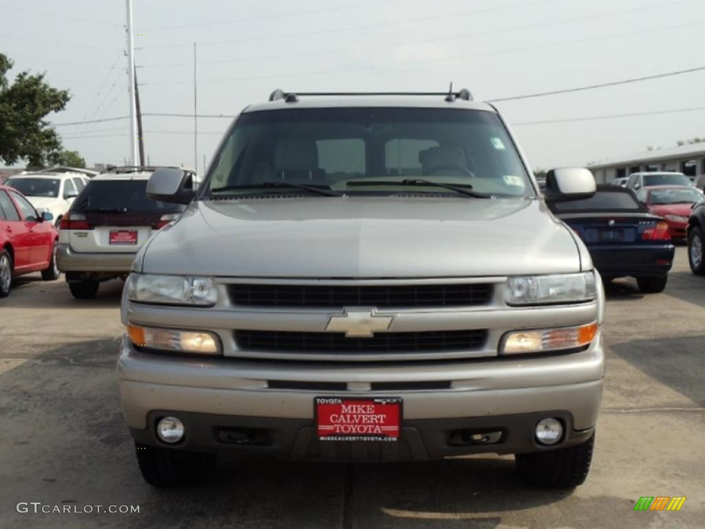 2004 Suburban 1500 Z71 4x4 - Silver Birch Metallic / Tan/Neutral photo #1