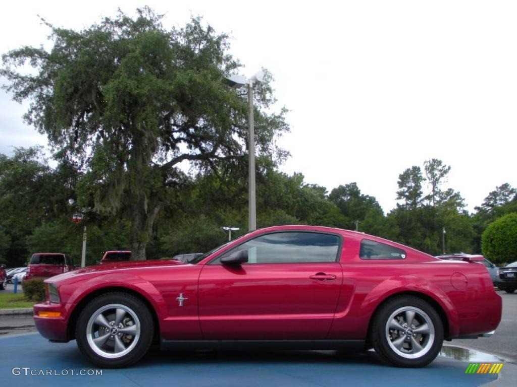 2006 Mustang V6 Deluxe Coupe - Redfire Metallic / Dark Charcoal photo #2