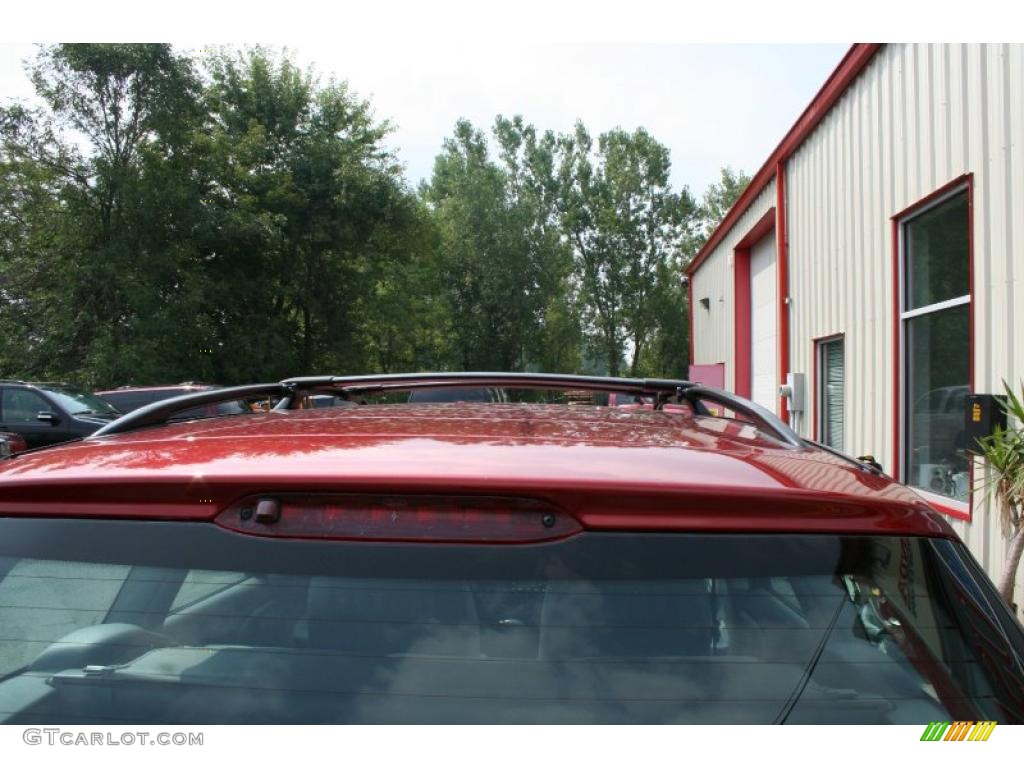 2000 Focus SE Wagon - Sangria Red Metallic / Medium Graphite photo #7