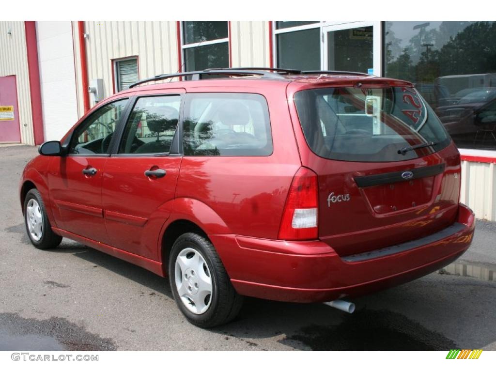 2000 Focus SE Wagon - Sangria Red Metallic / Medium Graphite photo #10