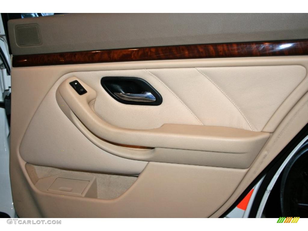 2003 5 Series 525i Sedan - Alpine White / Sand Beige photo #19