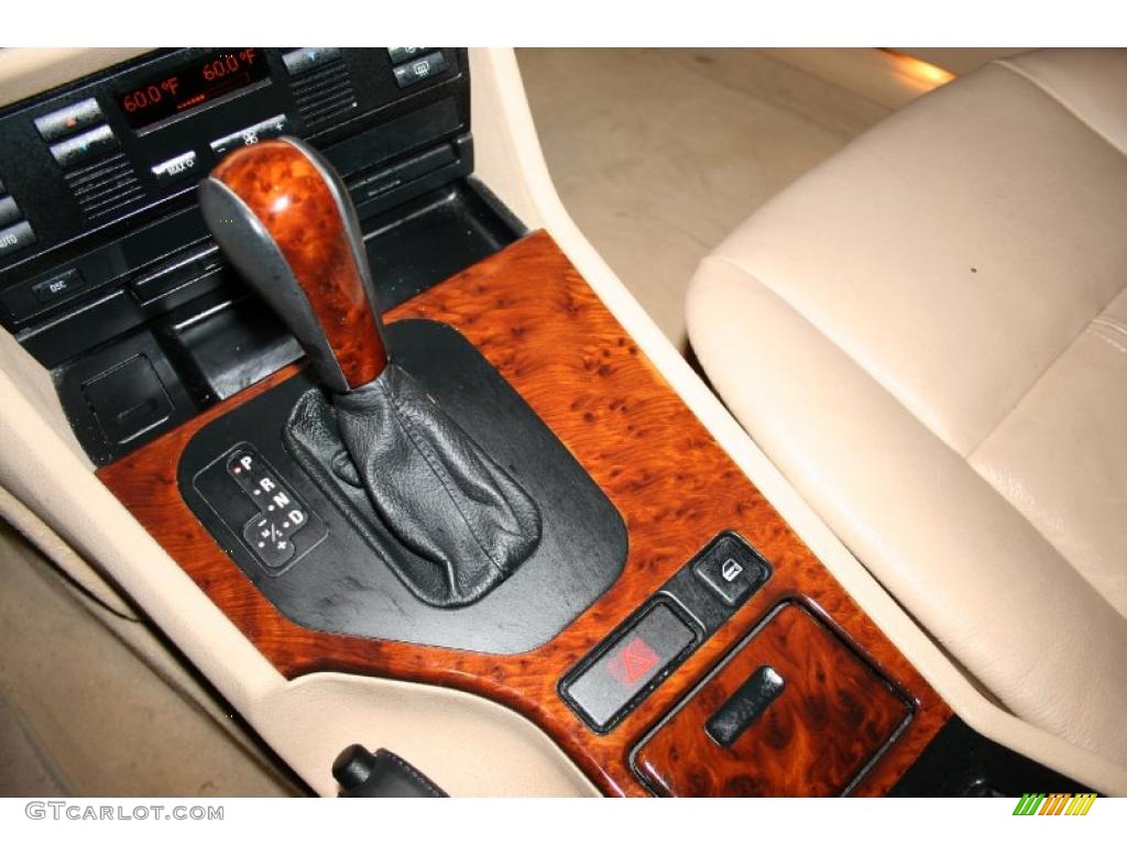 2003 5 Series 525i Sedan - Alpine White / Sand Beige photo #32