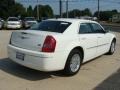 Cool Vanilla White - 300 Touring Photo No. 5