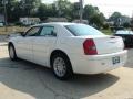 Cool Vanilla White - 300 Touring Photo No. 7