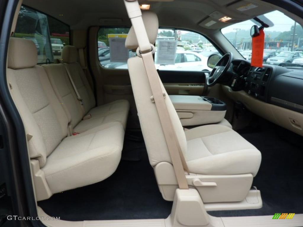 2007 Silverado 2500HD LT Extended Cab 4x4 - Desert Brown Metallic / Light Cashmere/Ebony photo #16