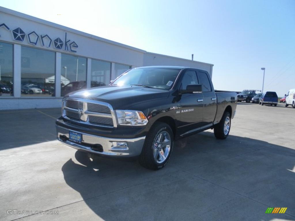 2011 Ram 1500 Big Horn Quad Cab 4x4 - Brilliant Black Crystal Pearl / Dark Slate Gray/Medium Graystone photo #4