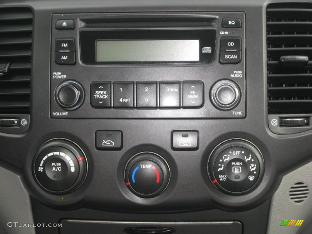 2006 Optima LX - Radiant Red / Gray photo #18