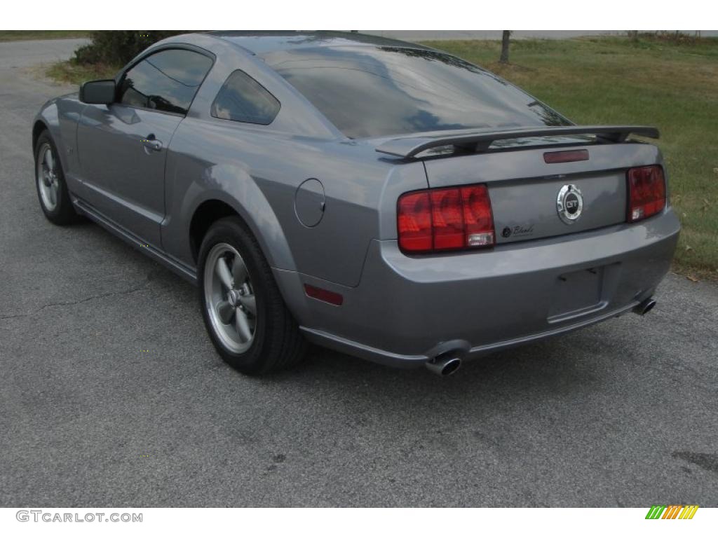 2006 Mustang GT Premium Coupe - Tungsten Grey Metallic / Dark Charcoal photo #25