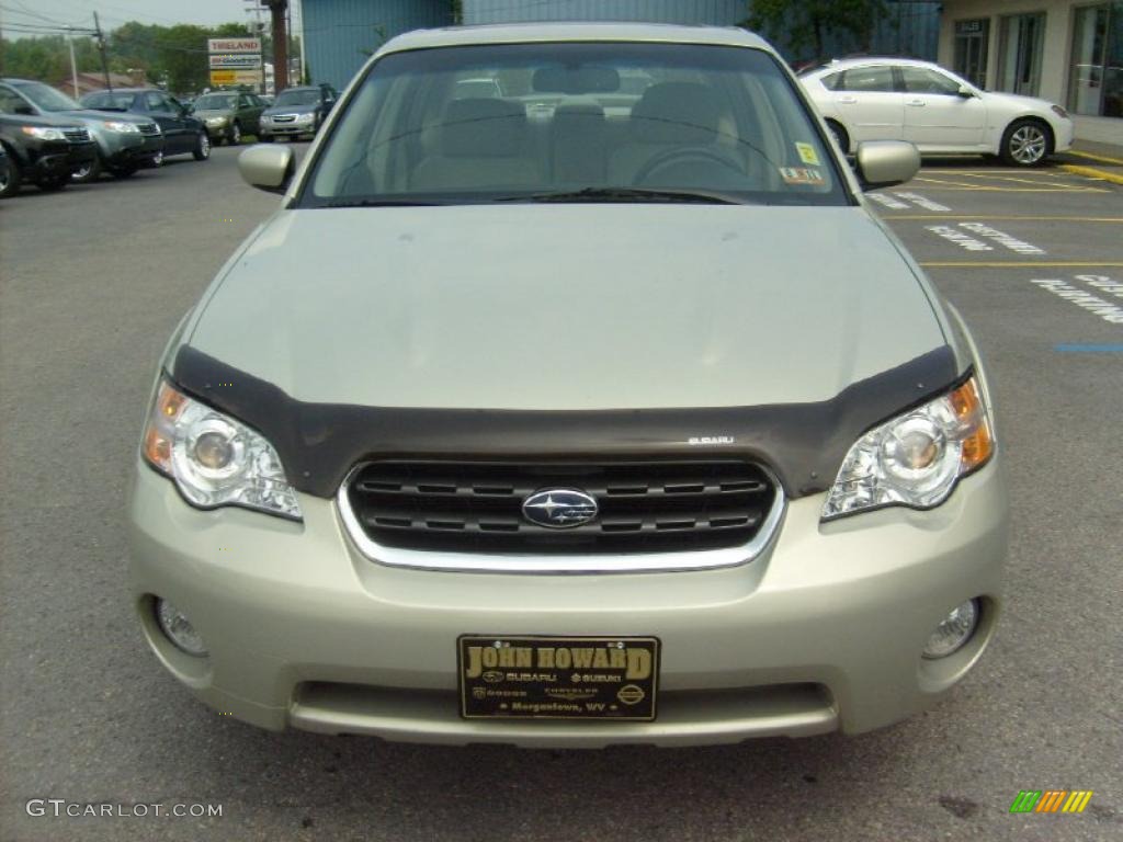 2007 Outback 2.5i Limited Sedan - Champagne Gold Opal / Taupe Leather photo #2