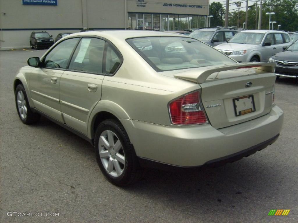2007 Outback 2.5i Limited Sedan - Champagne Gold Opal / Taupe Leather photo #9