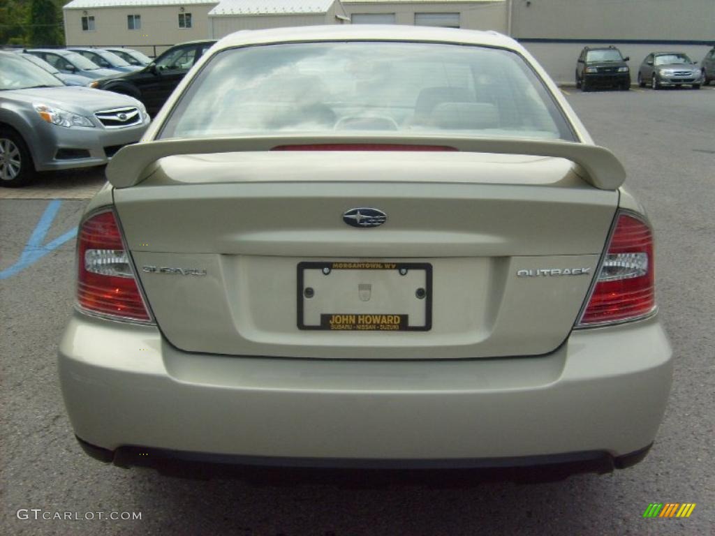 2007 Outback 2.5i Limited Sedan - Champagne Gold Opal / Taupe Leather photo #10