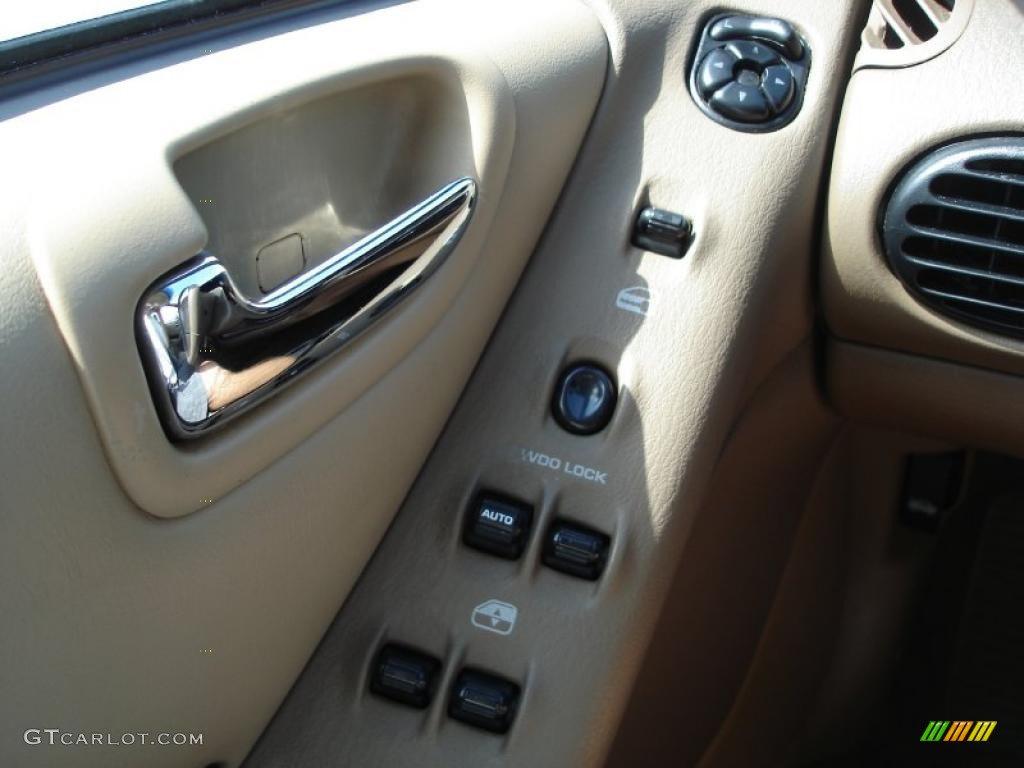 2000 Cirrus LXi - Stone White / Camel photo #19