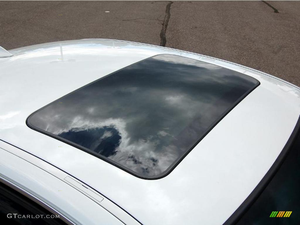 2007 3 Series 335xi Sedan - Alpine White / Black photo #2
