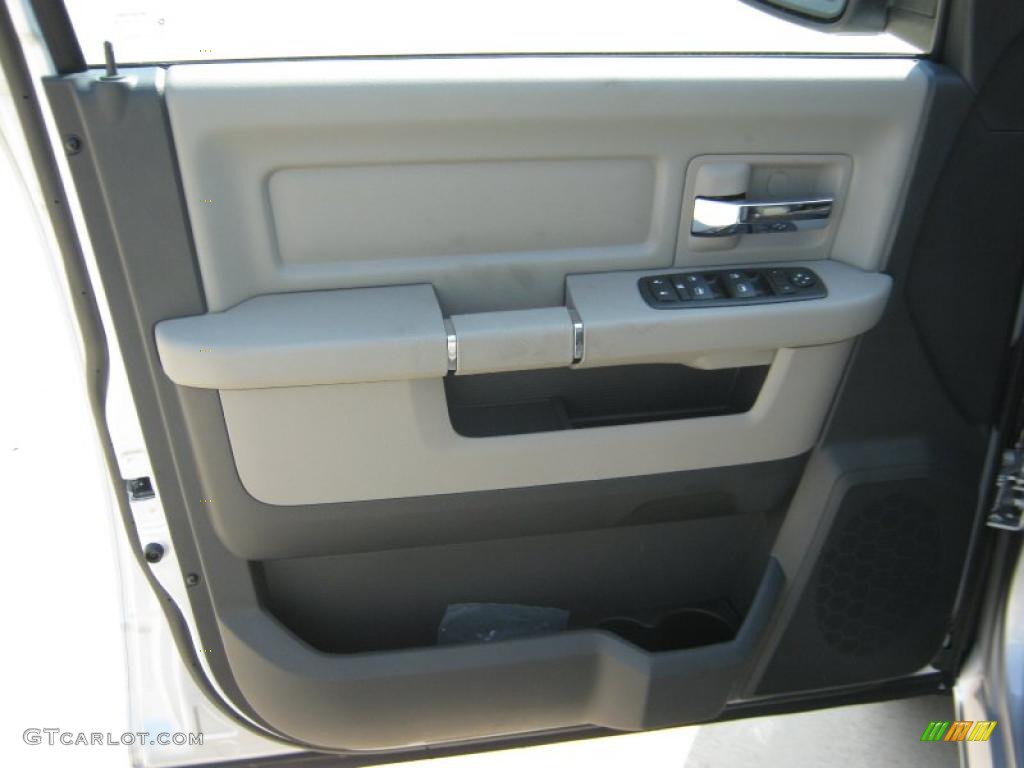 2011 Ram 1500 SLT Quad Cab - Bright Silver Metallic / Dark Slate Gray/Medium Graystone photo #15