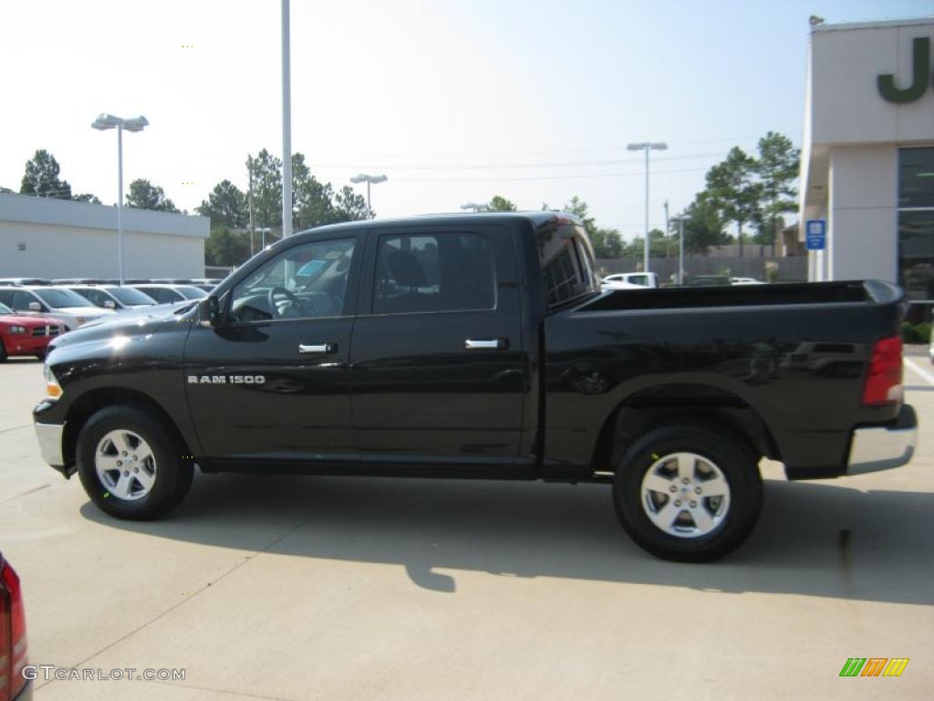 2011 Ram 1500 SLT Crew Cab 4x4 - Brilliant Black Crystal Pearl / Dark Slate Gray/Medium Graystone photo #2