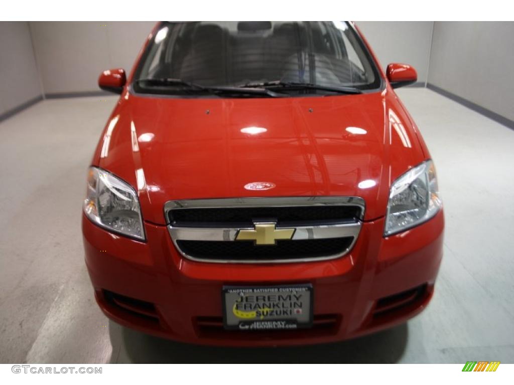 2009 Aveo LT Sedan - Victory Red / Charcoal photo #2