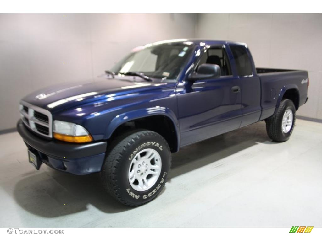 2004 Dakota Sport Club Cab 4x4 - Patriot Blue Pearl / Dark Slate Gray photo #3