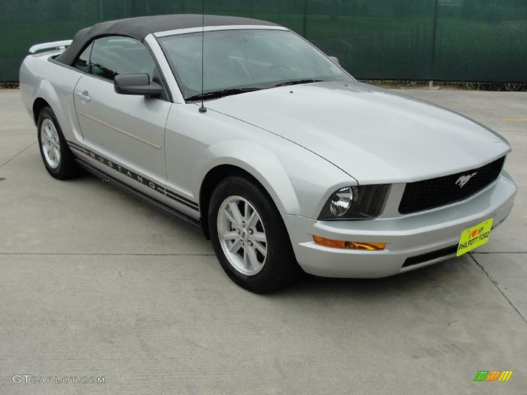 2006 Mustang V6 Premium Convertible - Satin Silver Metallic / Light Graphite photo #1