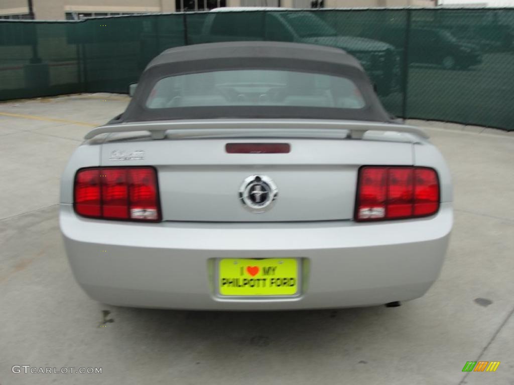 2006 Mustang V6 Premium Convertible - Satin Silver Metallic / Light Graphite photo #4