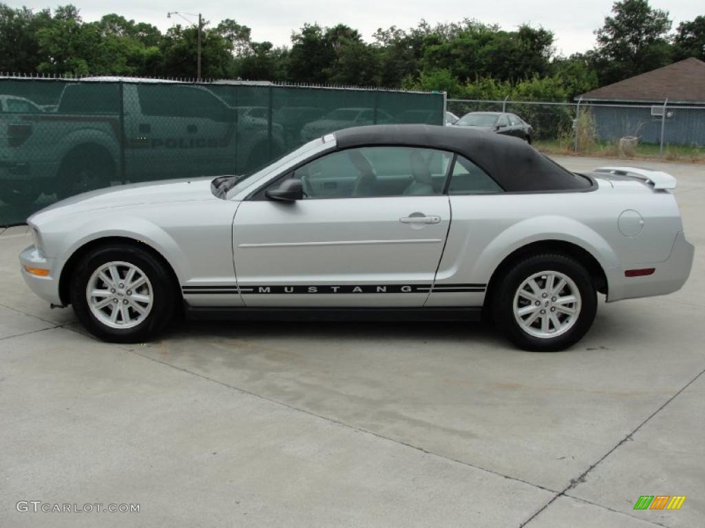 2006 Mustang V6 Premium Convertible - Satin Silver Metallic / Light Graphite photo #6