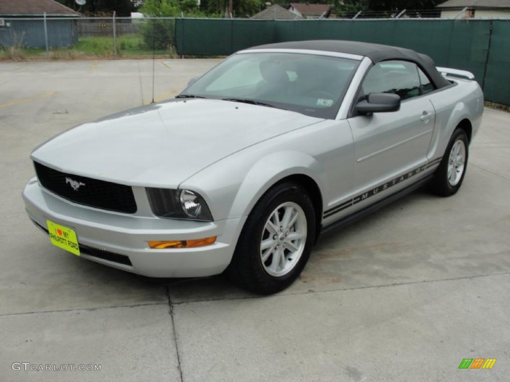 2006 Mustang V6 Premium Convertible - Satin Silver Metallic / Light Graphite photo #7