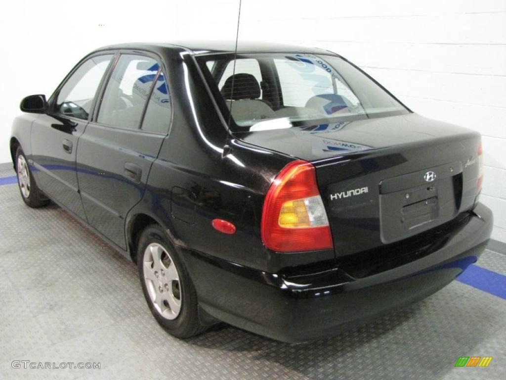 2001 Accent GL Sedan - Ebony Black / Gray photo #3
