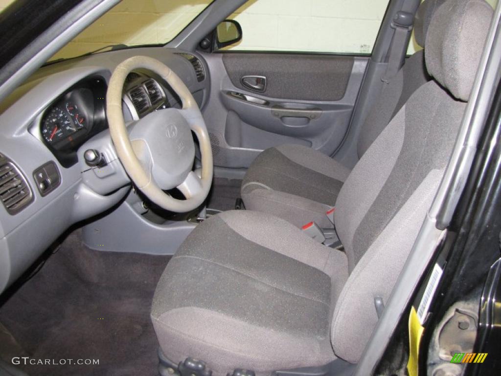 2001 Accent GL Sedan - Ebony Black / Gray photo #9