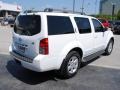 Avalanche White - Pathfinder SE Photo No. 5