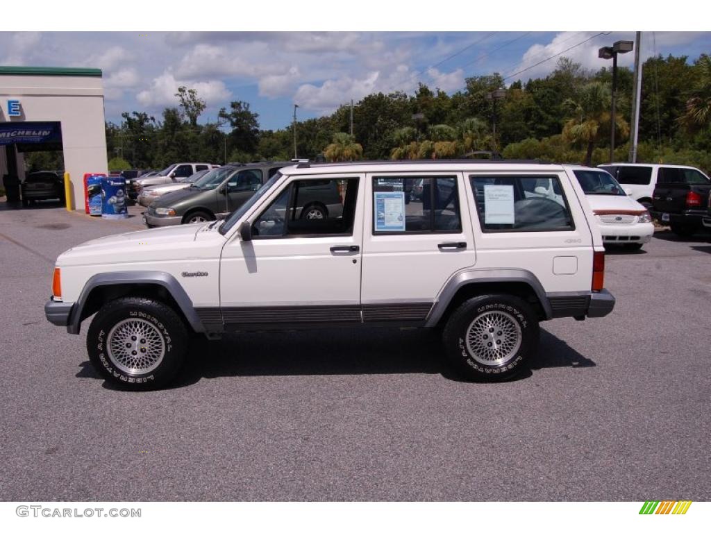 1996 Cherokee Country 4WD - Stone White / Gray photo #2