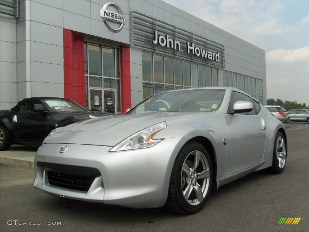 2009 370Z Coupe - Brilliant Silver / Black Cloth photo #1