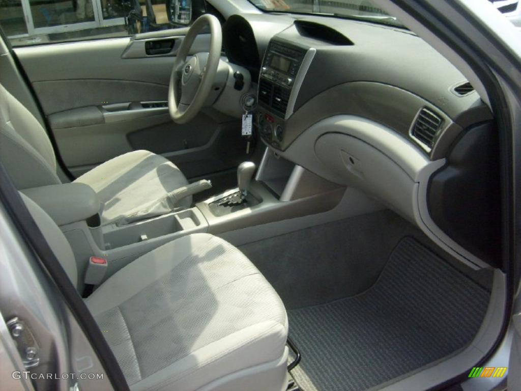 2009 Forester 2.5 X - Steel Silver Metallic / Platinum photo #6