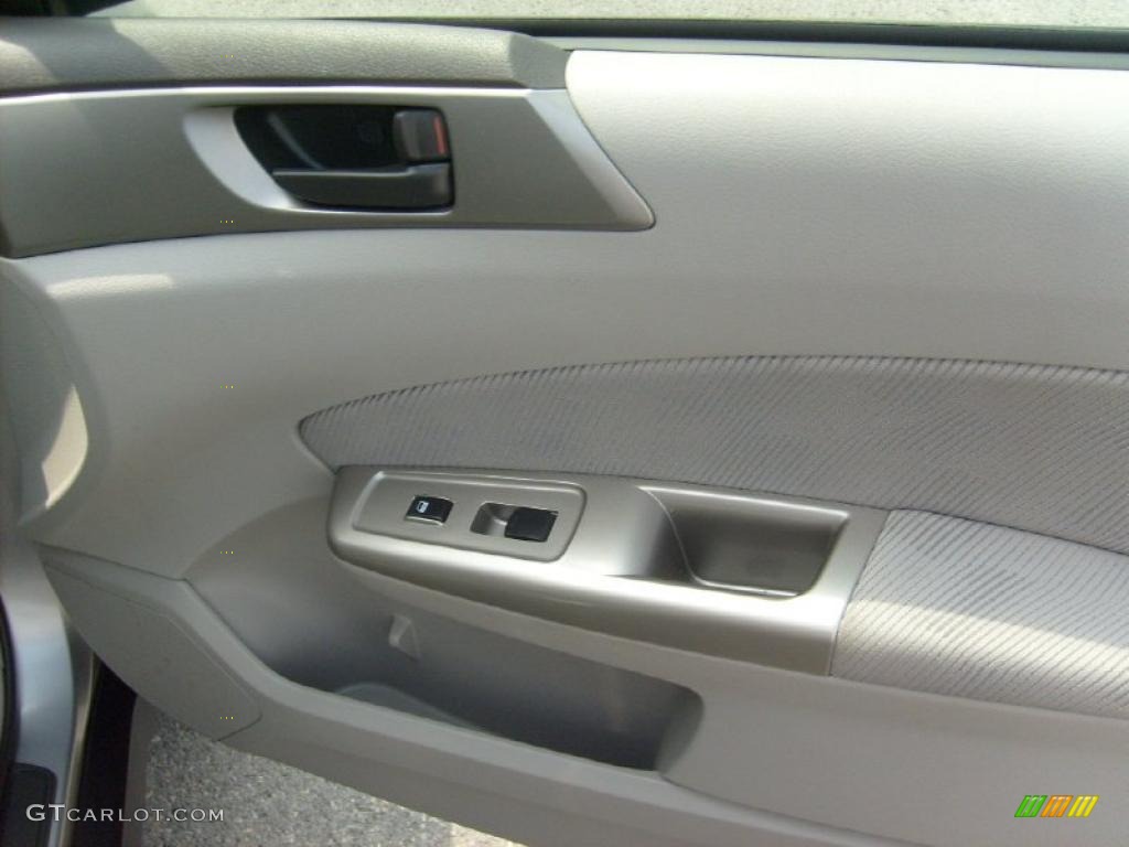 2009 Forester 2.5 X - Steel Silver Metallic / Platinum photo #18