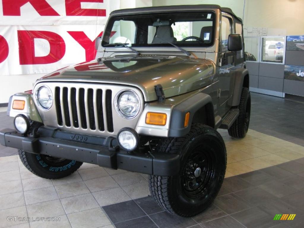 2004 Wrangler Sport 4x4 - Light Khaki Metallic / Khaki photo #2